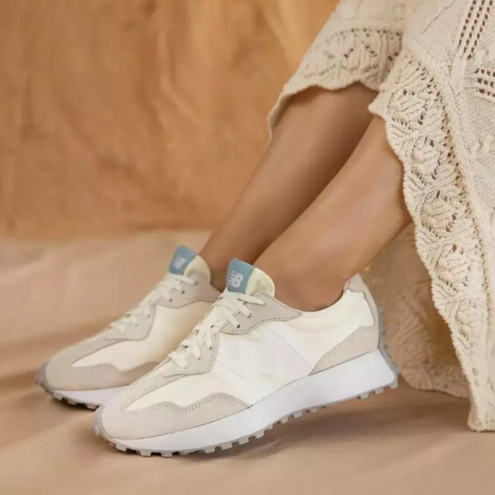 New Balance Women's Sneakers Shoes Casual Sea Salt with Ocean Haze size 8.5